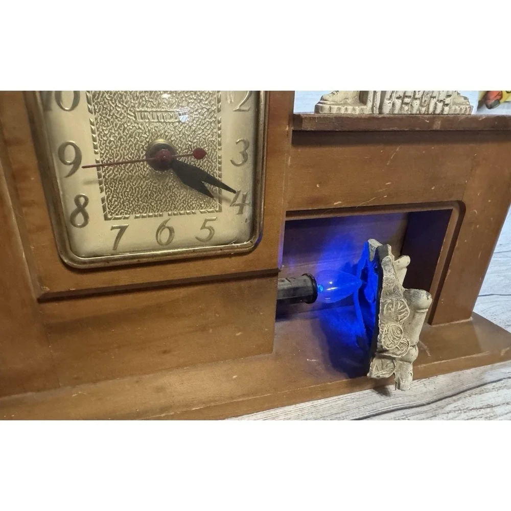 Vintage United Clock Company Wood Mantel Clock Fireplace Night Light Works VIDEO